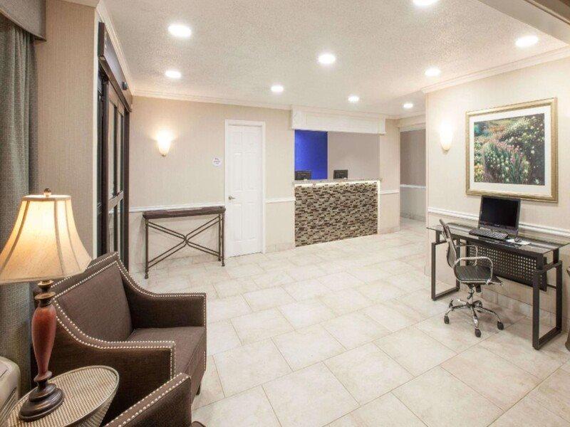 The Grand By Capital O Texarkana I-30 Экстерьер фото