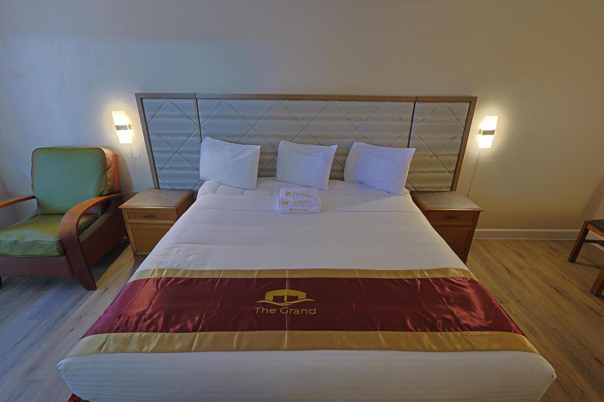 The Grand By Capital O Texarkana I-30 Экстерьер фото